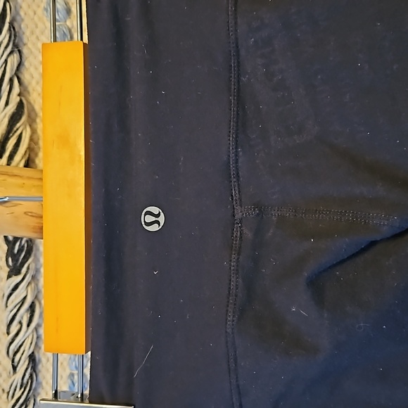 Lululemon 7/8 MANIFESTO leggings - Picture 3 of 5